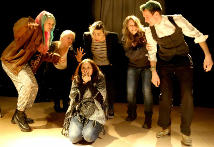 Театралите на Младежкия играят с Juckreiz от Крефелд