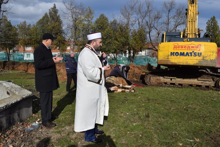Първа копка на новата джамия в Кърджали