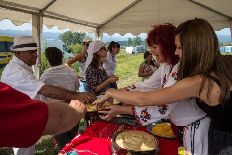 Прочутите ни родопски специалитети се превърнаха в атракция на първото издание на „Ирин Пирин –Съборът на Югозапада”