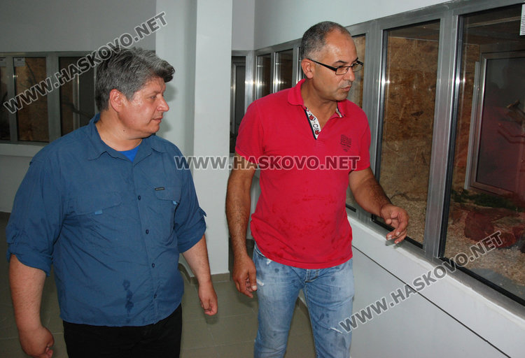 Питонът-беглец в Баните оцеля, днес откриха официално Терариума