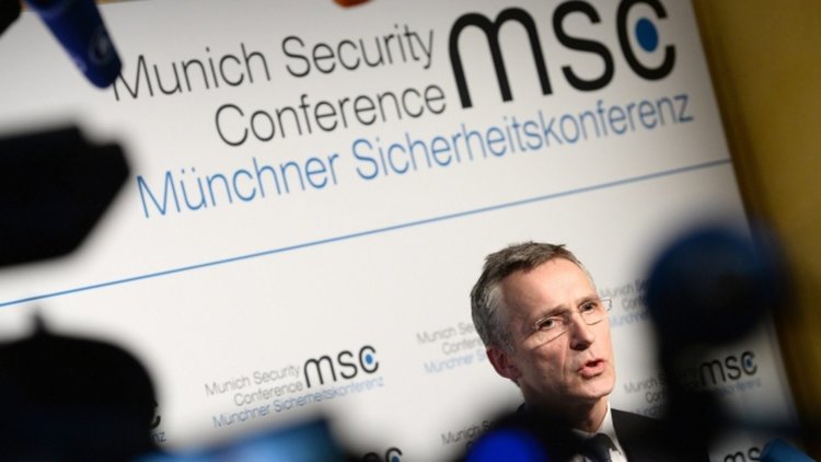 Шефът на НАТО призова ЕС да запази санкциите срещу Русия