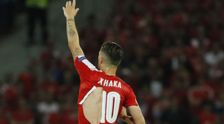 "Пума" разследва скъсаните фланелки на Швейцария