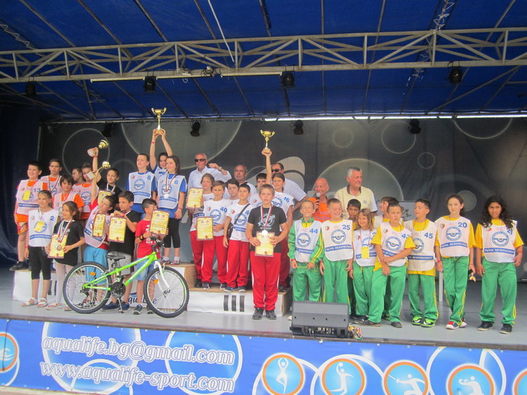 Първа купа завоюва отборът по колоездене