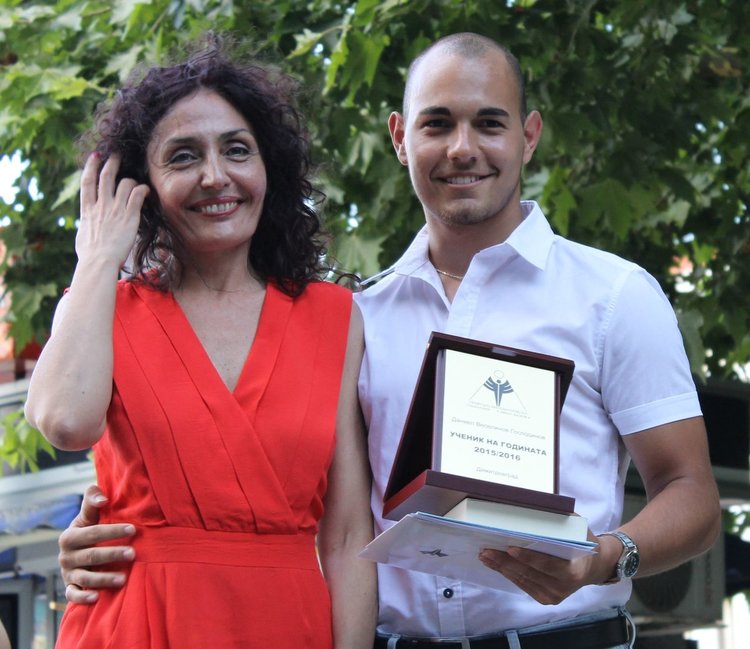 96 вазовци се дипломираха на церемония в центъра на Димитровград