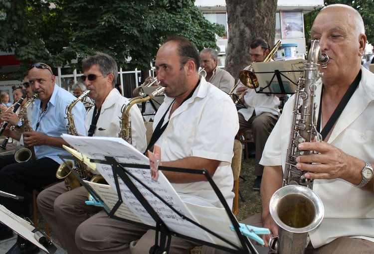 96 вазовци се дипломираха на церемония в центъра на Димитровград