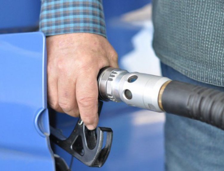 Говорителят на КЗК иска лична наказателна отговорност за картел с горива  