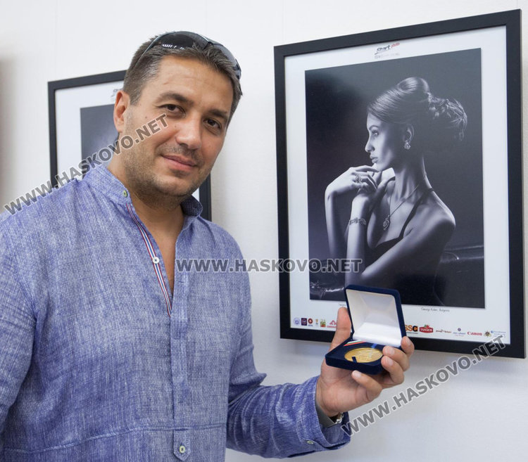 Жоро Колев до черно-бялата фотография