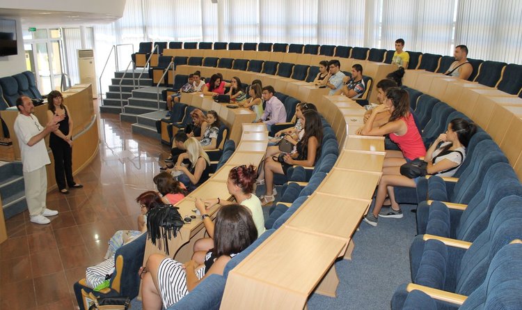 20 каравеловци взеха дипломи за средно образование