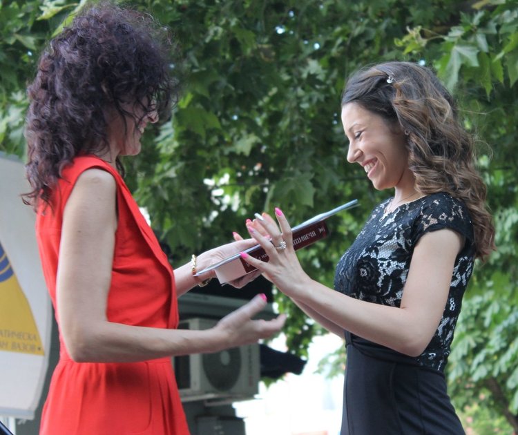 96 вазовци се дипломираха на церемония в центъра на Димитровград