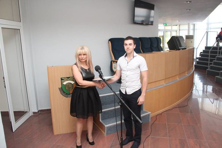 40 от Професионалната гимназия се дипломираха успешно