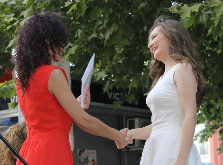 96 вазовци се дипломираха на церемония в центъра на Димитровград