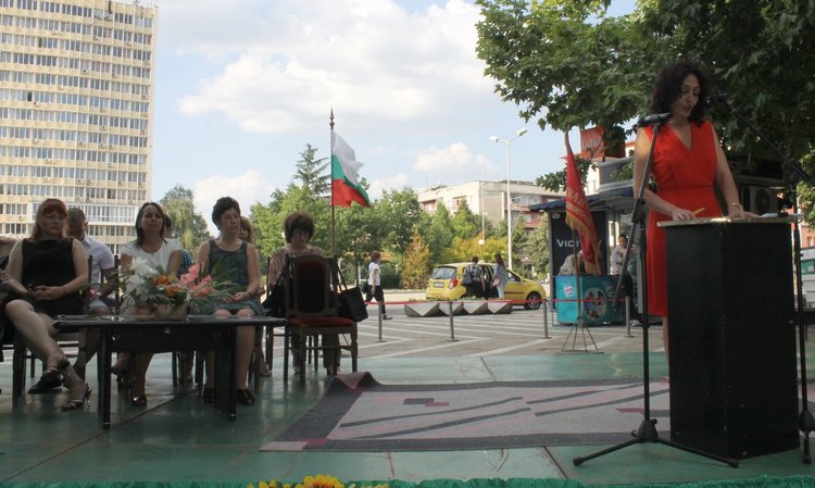 96 вазовци се дипломираха на церемония в центъра на Димитровград