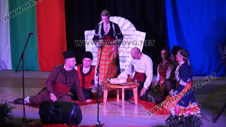 Второ място донесе за домакините от Смолян историята на родопско семейство, отгледало хайдутин