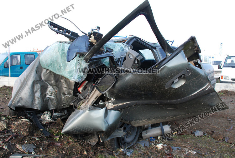Войната на пътя продължава, 21 загинали при катастрофи, в Хасково -10 ранени