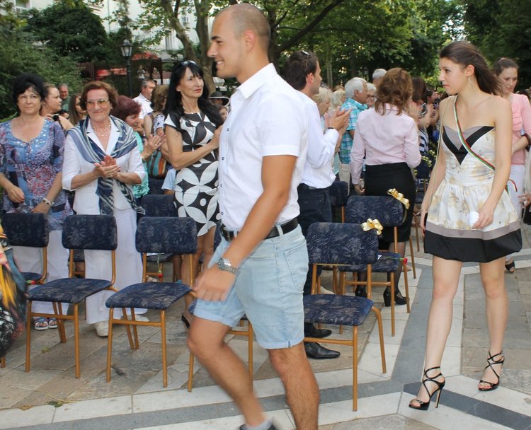 96 вазовци се дипломираха на церемония в центъра на Димитровград