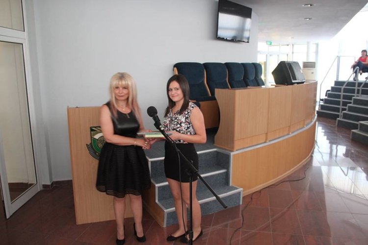 40 от Професионалната гимназия се дипломираха успешно