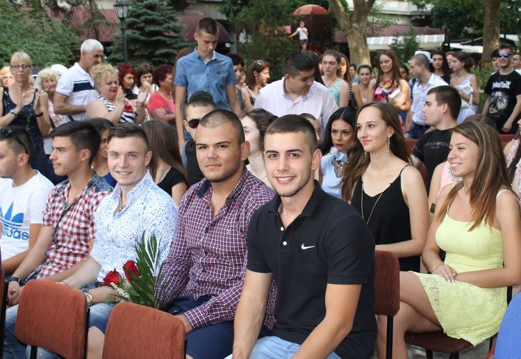 96 вазовци се дипломираха на церемония в центъра на Димитровград