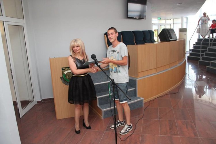 40 от Професионалната гимназия се дипломираха успешно