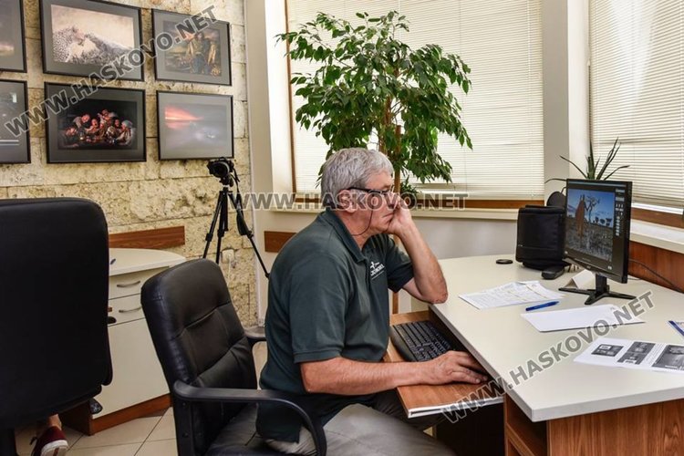 Златко Латев журира 9-тия Международен фотографски салон във Варна