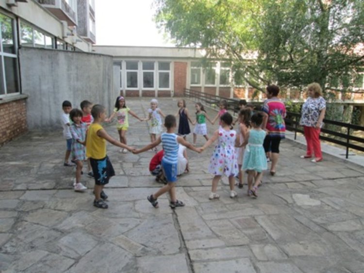 Лятна занималня в „Св.Св. Кирил и Методий”