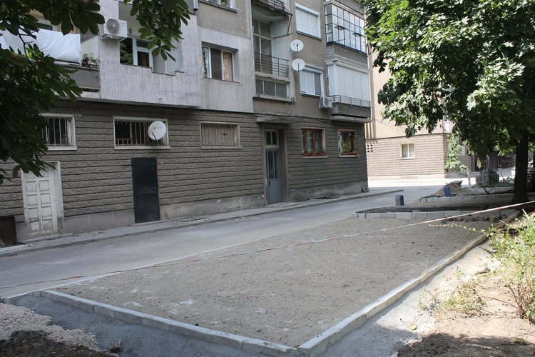 Нови паркоместа се изграждат на у"Цар Симеон"