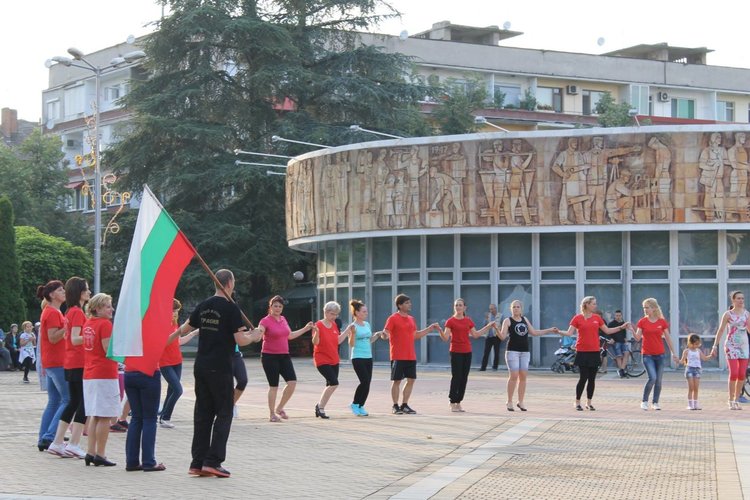 Читалище "Христо Ботев" организира открити репетиции и занималня през лятото