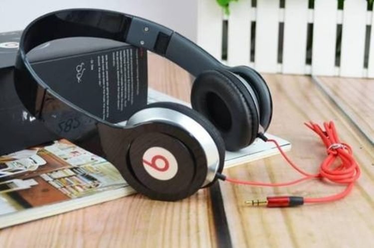 Икономическа удари магазин с пиратски стоки 