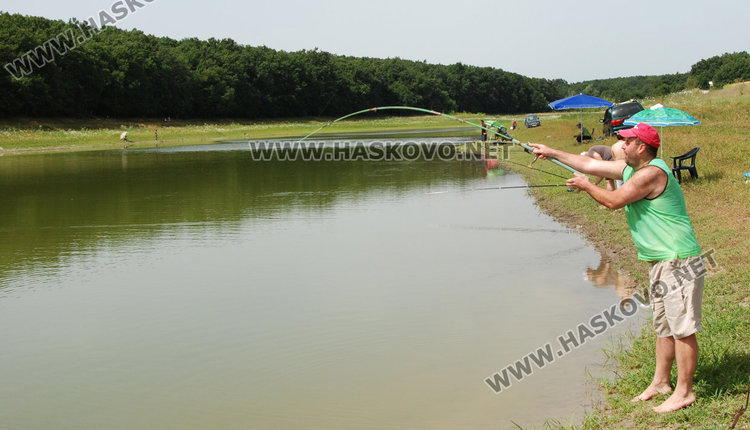 Бивш арендатор брани Сивата вода от новия с оръжие, шараните ничии   
