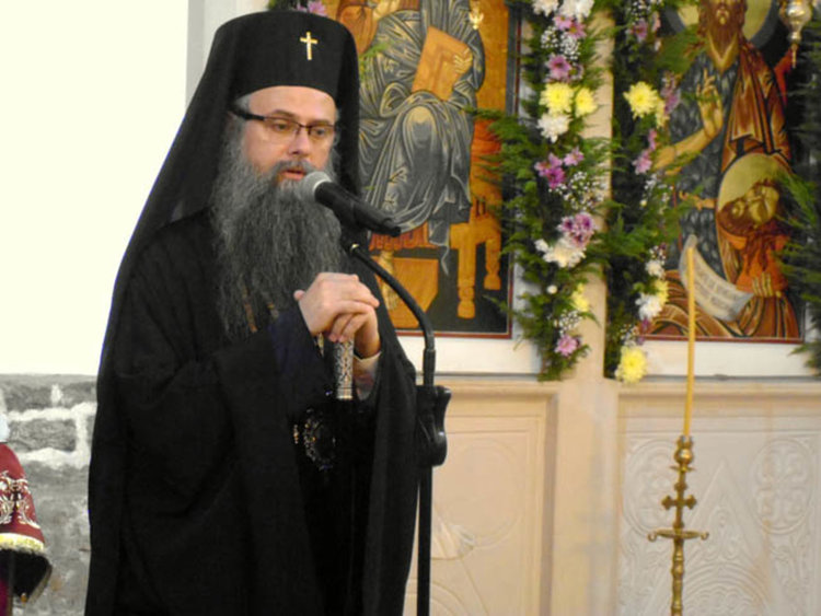 С празнична вечерня на митрополита и блестящ театрален спектакъл отбелязват Еньовден в храма „Св. Йоан Предтеча“