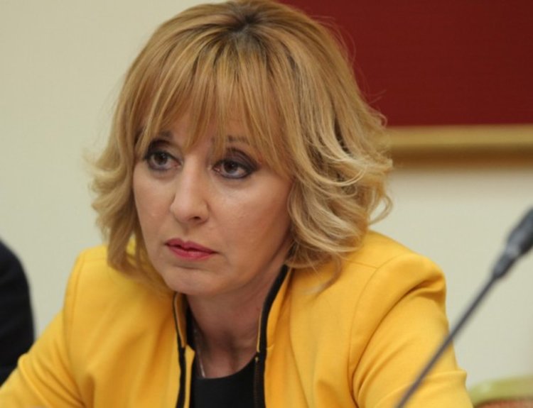 Манолова мисли за помощ на производителите на череши