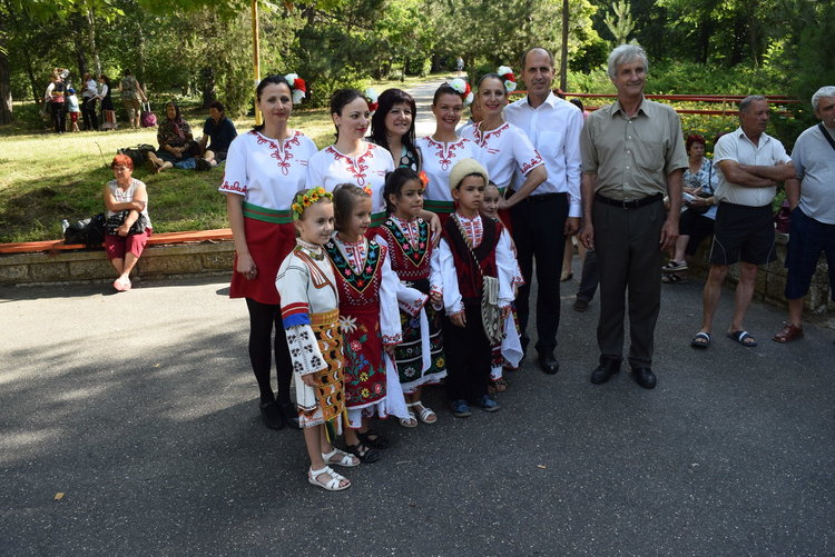 Тракийци пеят и танцуват в Кърджали,честват 120 години от организираното тракийско движение