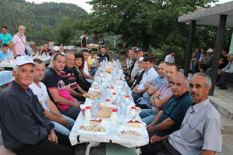 Ифтар в Богатино дадоха братята Ферхадови 