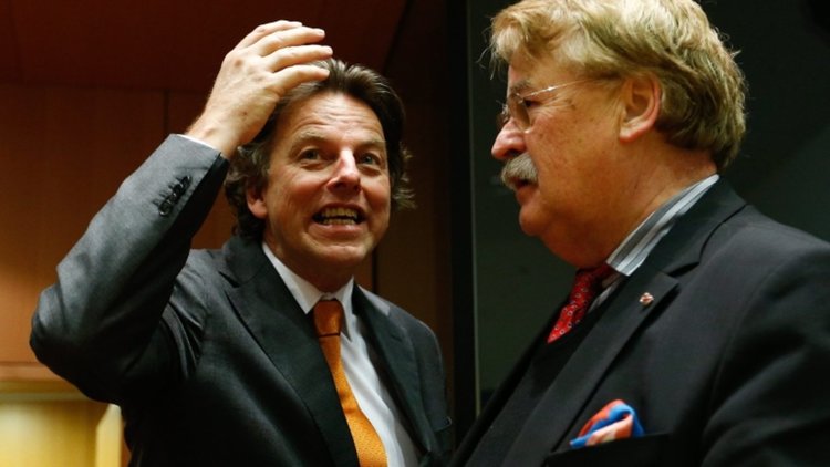 Политик поиска създаване на единна щаб-квартира на армиите в ЕС