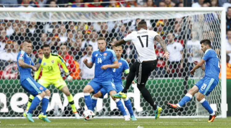 Уверената Германия елиминира с лекота Словакия