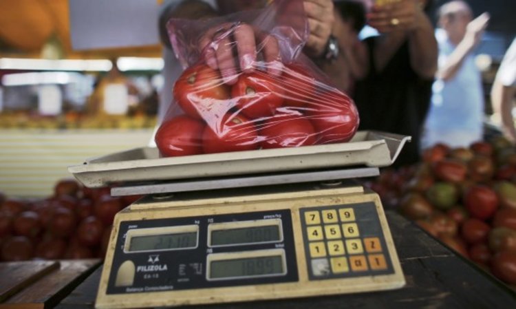 Продължават да ни цакат с кантарите по магазините