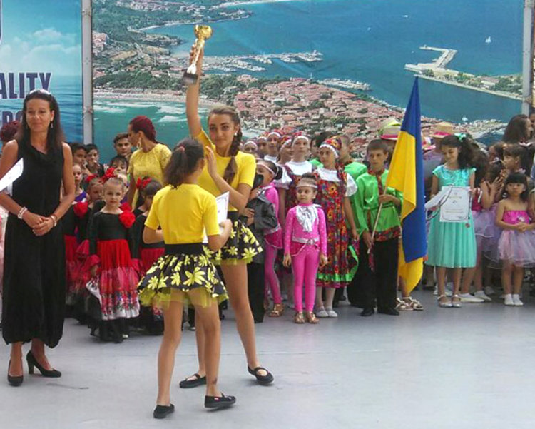 Деца от Конуш първенци на фестивала в Созопол с Мамбо №5
