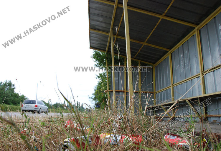Подлез край Хасково превърнат в змиярник, оказа се ничий