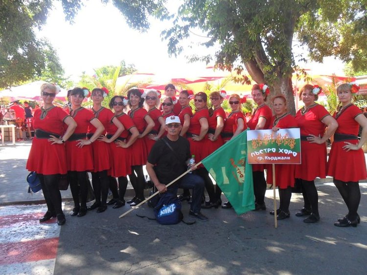 Наши самодейци се надиграваха с 47 състава в Поморие