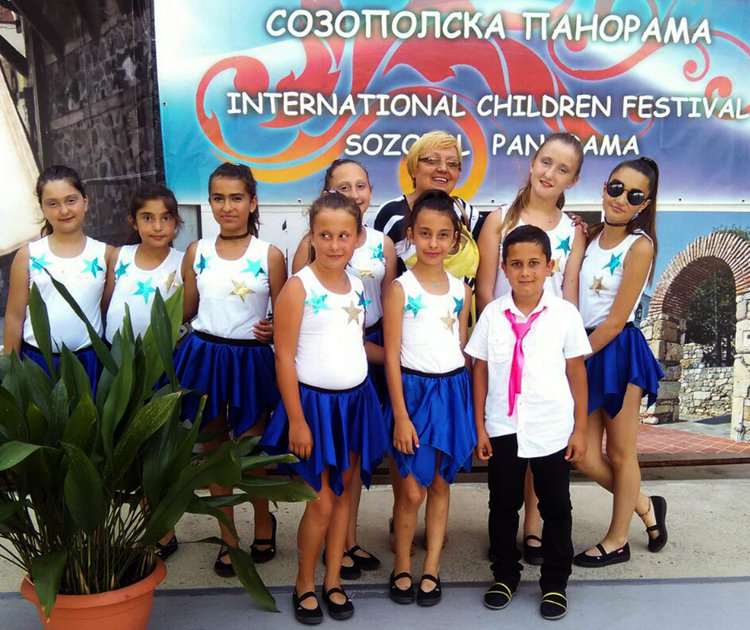 Деца от Конуш първенци на фестивала в Созопол с Мамбо №5