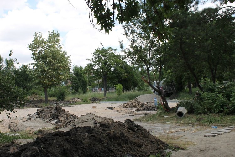 Правят модерна детска площадка в квартал "Марийно"