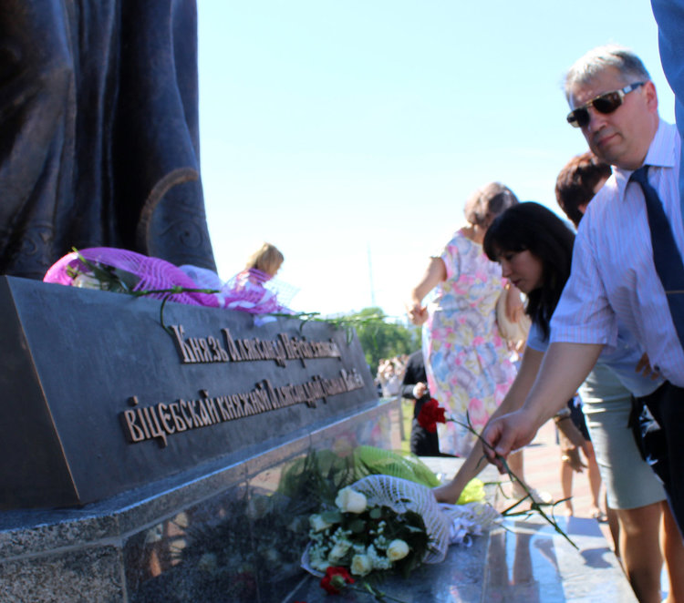 Зам.-кметът Милена Трендафилова откри паметник на Александър Невски в Беларус