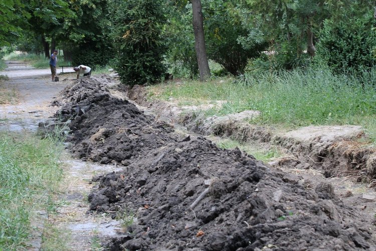 Правят модерна детска площадка в квартал "Марийно"