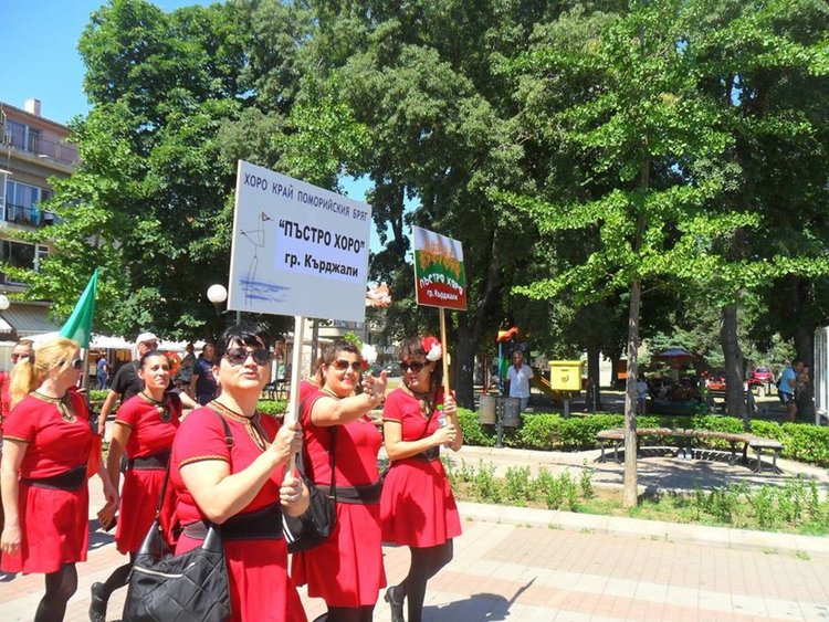 Наши самодейци се надиграваха с 47 състава в Поморие