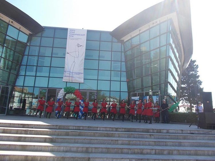 Наши самодейци се надиграваха с 47 състава в Поморие