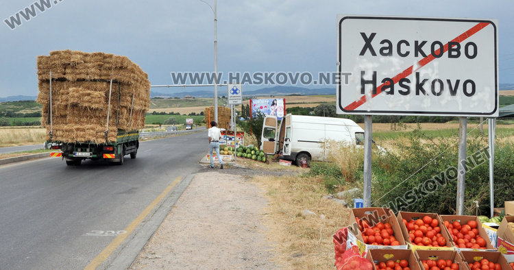 КОРЗ дебне камионите със слама, спира вместо полицията 