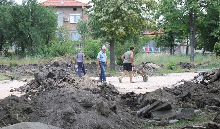 Детска площадка в кв."Марийно" започна да се изгражда преди дни