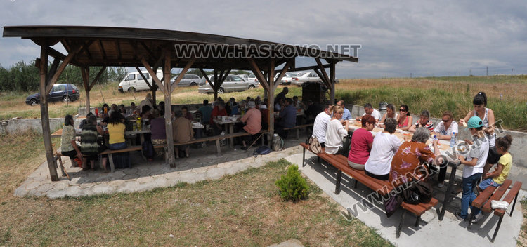 Два курбана на Петровден край Конуш – постен и истински