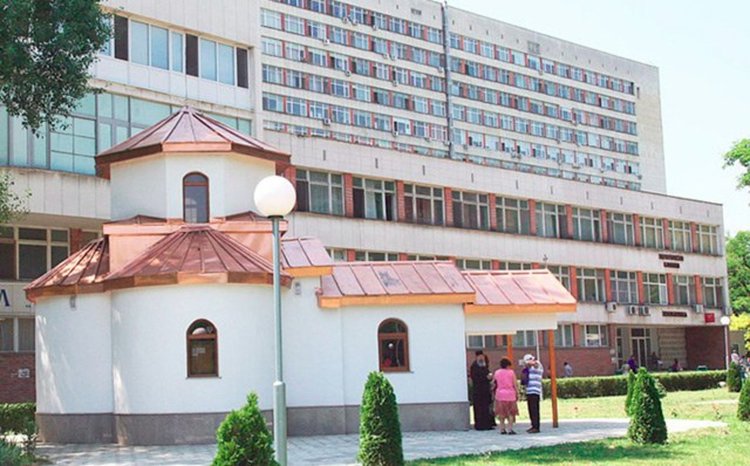 Български лекари извършиха две уникални операции, пришивайки откъсната ръка на пострадал при катастрофа мъж