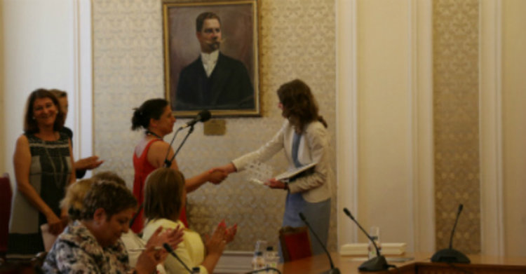 Награда за асеновградската Градска библиотека от конкурс на фондация "Америка за България"