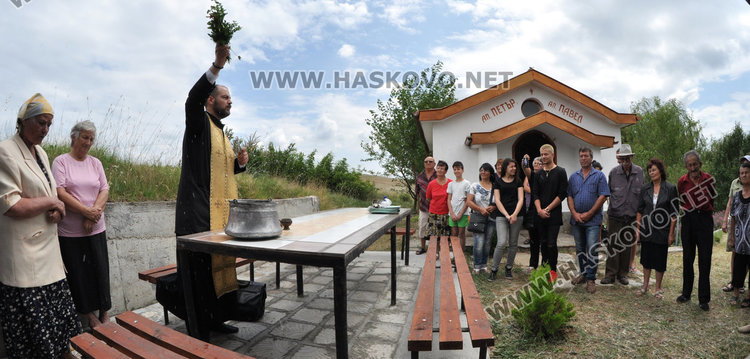 Два курбана на Петровден край Конуш – постен и истински